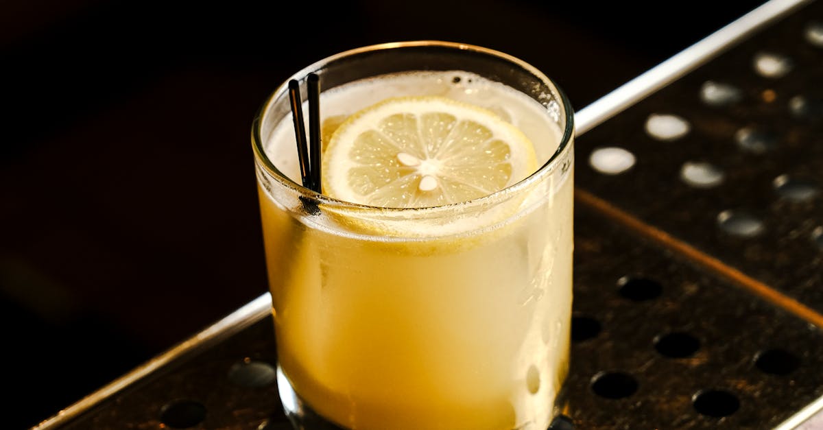 Building Architectural Garnishes for Cocktails