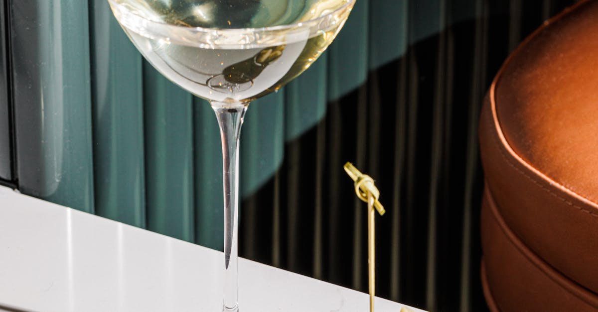 Essential Techniques for Mixing a Classic Sidecar